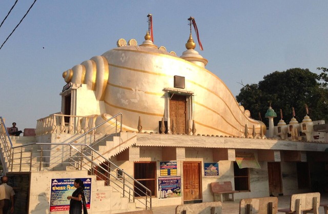 Large Apartment at Taleti, Palitana surrounded by Jain Temples