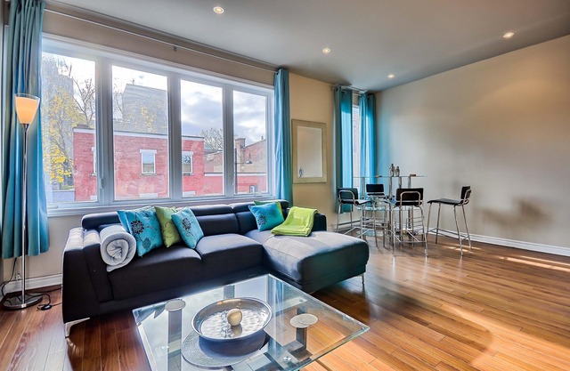 Large apartment with Roof terrace and Private parking at low cost
