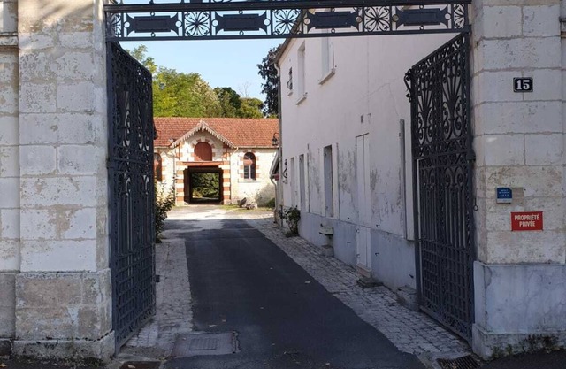 Large atypical charming house entirely renovated.