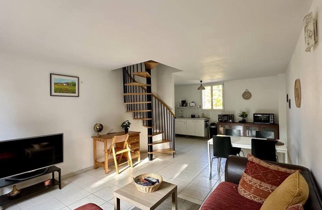 Large bright apartment on the first floor