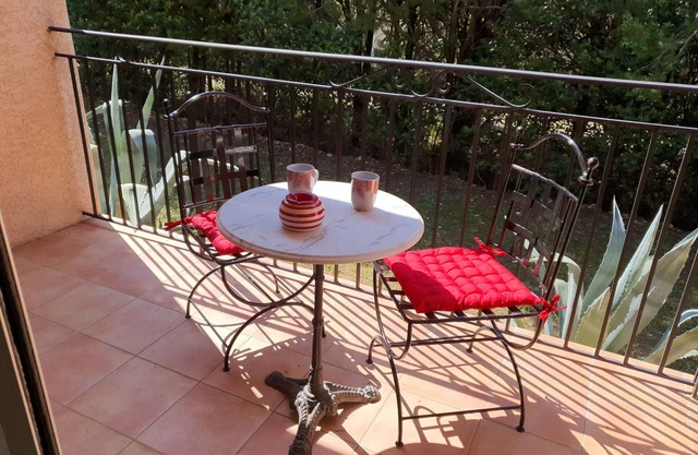 Large Chambre D'hôtes (2) Avec Terrasse au Calme. Pets Accepted