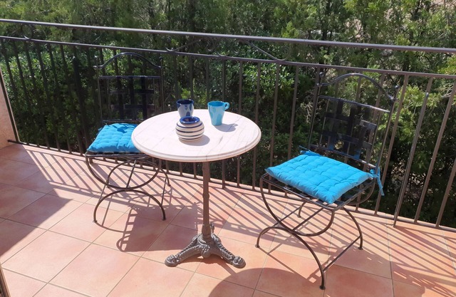 Large Chambre D'hôtes (4) Avec Terrasse au Calme. Pets Accepted