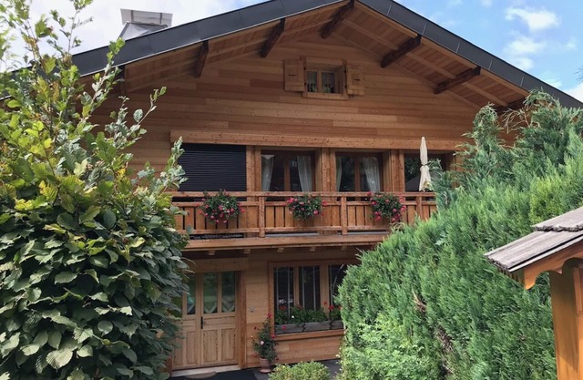 Large, cosy 75 m2 apartment for 4/5 people located 50m from the slopes