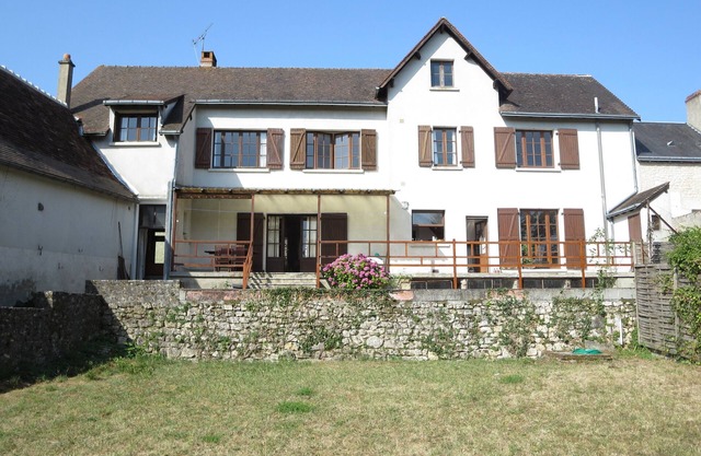 Large Cottage for 4 persons at river in an ancient small village, with terrace and garden