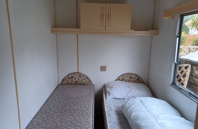 Large Cozy static caravan in cornwall