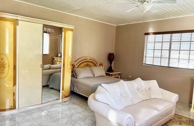 Large Deluxe Studio with Balcony 10 minutes drive to Ocho Rios Airport.