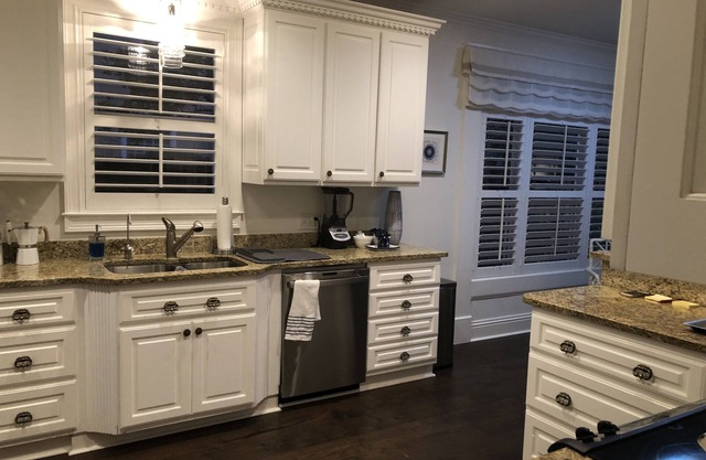 Large Family Friendly House 10 minutes from the beach