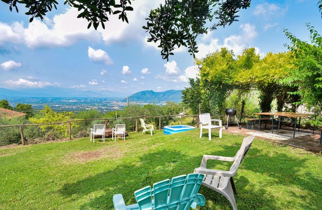Large, family friendly cottage with panoramic views.