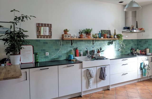 Large family house, sleeps many, historic center Chabeuil