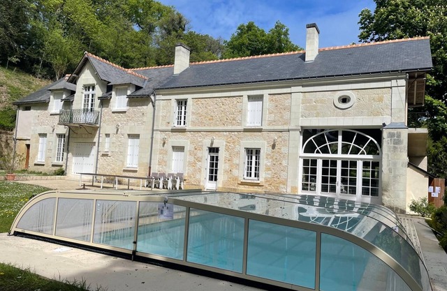 Large family house with pool in the heart of the Loire Valley