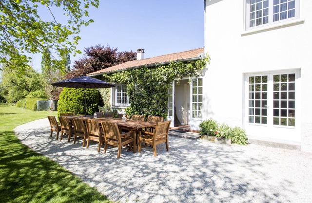 Large family house with heated pool