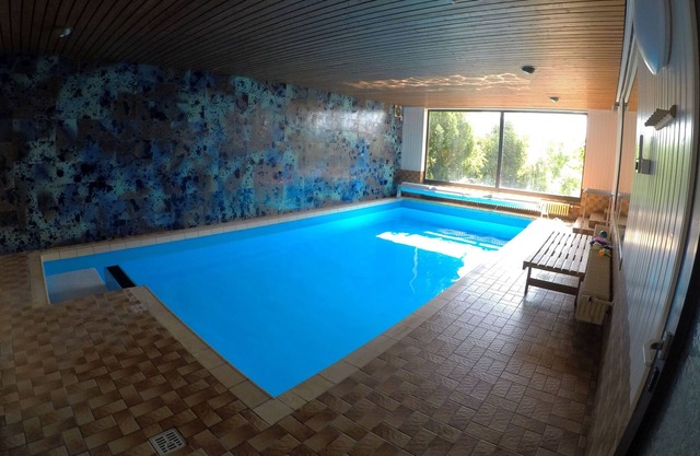 Large holiday house with pool and sauna for 8 (-10) people in the middle Fulda valley