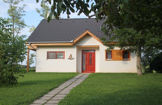 Large holiday villa on a spacious plot. The villa is located on the east side of the site with unobs