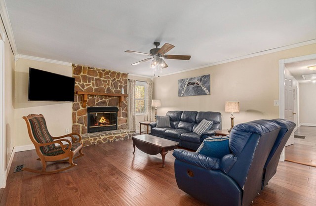 LARGE home near Hoover Met, Golf & Tuscaloosa