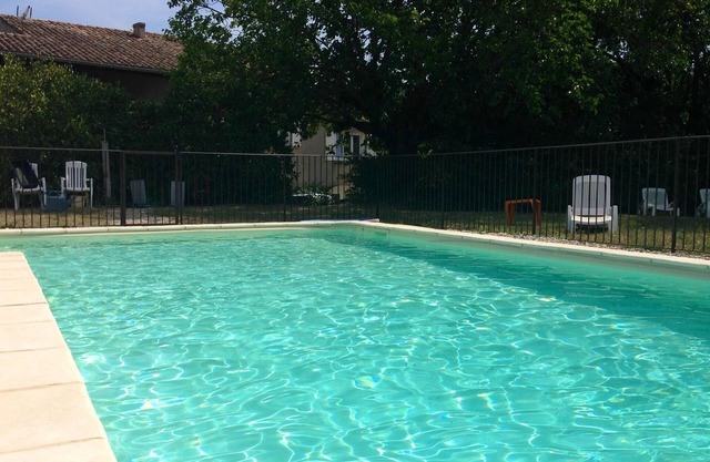 Large house for 10 people with swimming pool