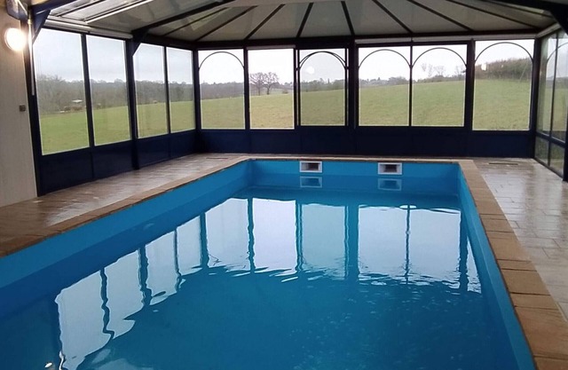 Large house with private pool, 7 bedrooms and countryside views