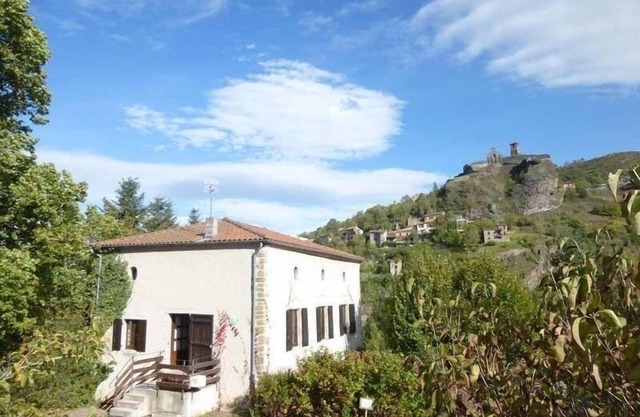 Large house for families and friends near Gorges de l'Allier