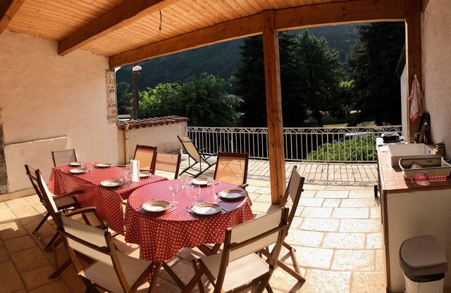LARGE HOUSE IN THE BEAUTIFUL VILLAGE OF CAJARC