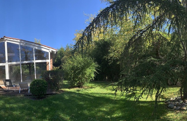Large house with heated indoor pool near Toulouse