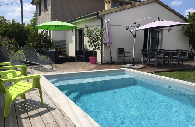 Large modern house + heated swimming pool from June to mid-September