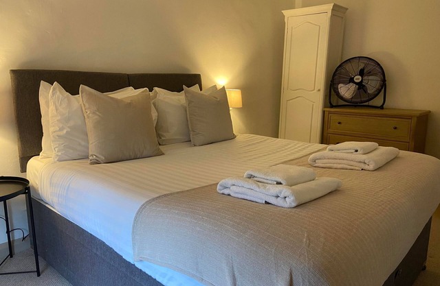 Large Pet-Friendly Cottage in the Heart of the Village
