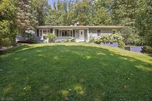 Large Private House on 5 Wooded Acres. Total Privacy!