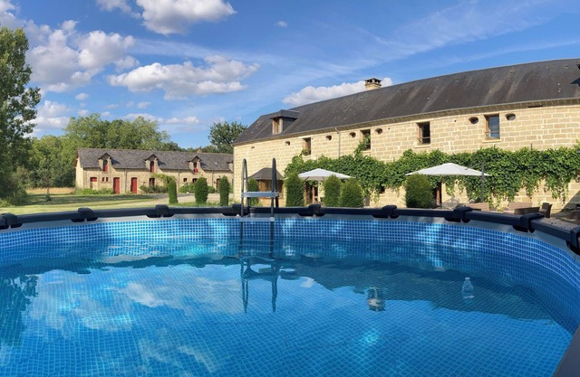 LARGE PROPRIETY AT THE HEART OFF A PRIVATE FOREST