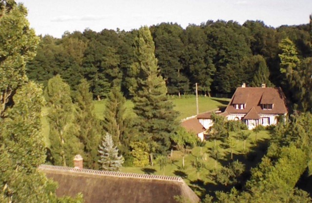 Large property with tennis and wood
