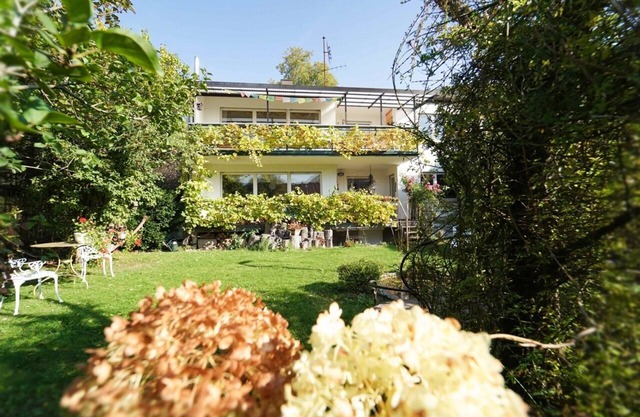Large, quiet vacation apartment (approx. 70sqm) with large balcony and shared use of the garden