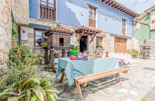 Large Rural House in Picos de Europa with 8 bedrooms and 8 bathrooms.