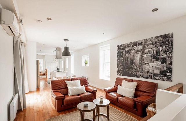 Large Renovated Home in Le Plateau