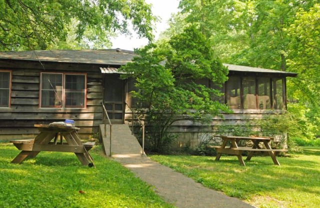 Large SECLUDED RIVERFRONT Cabin with PRIVATE access to CANOE/KAYAK Blue River