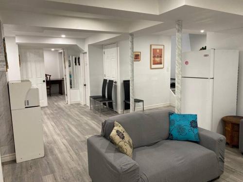 Large Separate Entrance Basement Unit 2Beds 1Washroom Sleeps 4-6