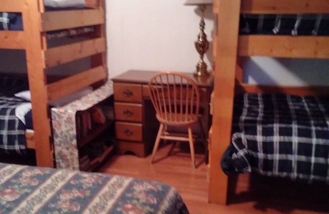 Large Shared bunk room in shared home