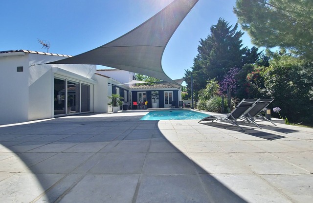 Large villa: sea, garrigue, swimming pool, pétanque, vacations