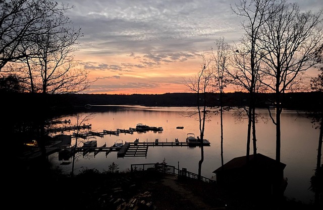 Large Waterfront Lake House on Beautiful Lake Anna - 5 Bedroom