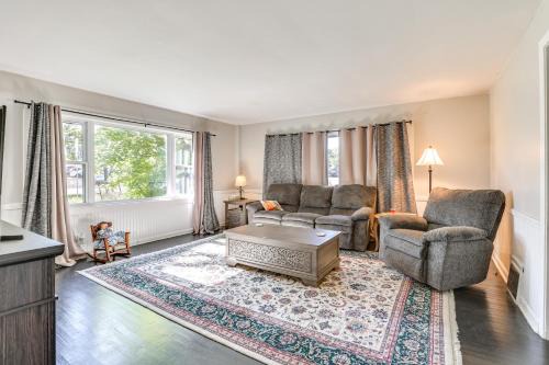 Large Yard and Fire Pit Pet-Friendly Ravenna Home!