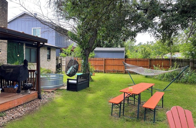 Large Yard, Deck + Stock Tank Pool