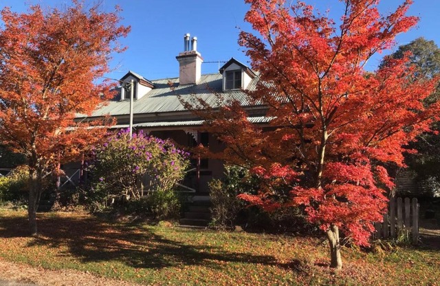 Larsens Cottage 1 - Historic 1880 Home