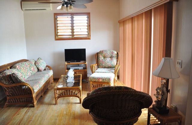 Las Palmas Beachfront Palms Villa, Roatan Bay Islands, Honduras -