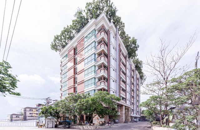 Latin Garden Hotel
