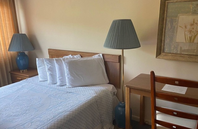 Laurelwood Inn & Steakhouse