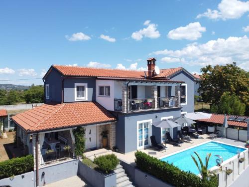 LAVANDA house with apartments