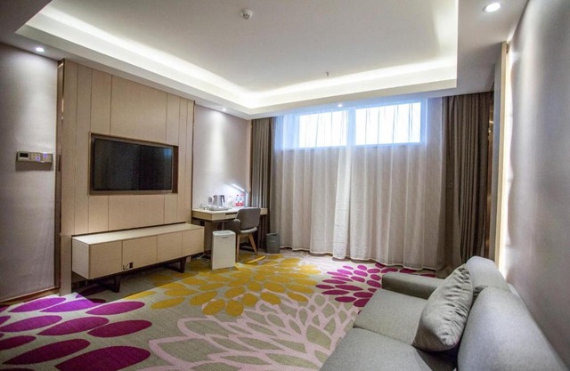 Lavande Hotel Changji Changning Road