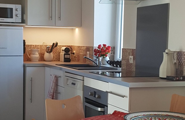 Lavanderies: Charming apartment near sea *