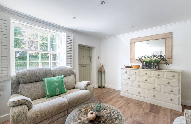 Lavender Cottage - Two Bedroom House, Sleeps 3
