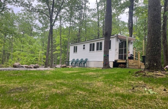 Lavender Haze Cottage in the Woods