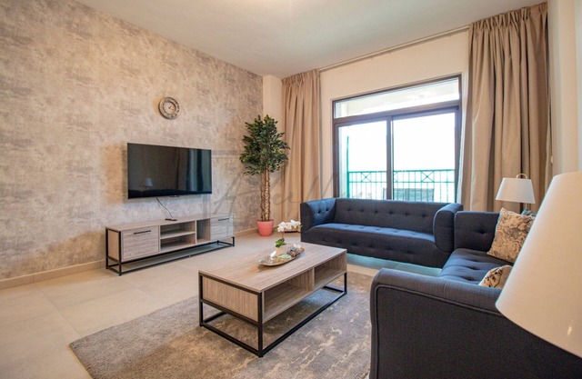 Lavish 1-BR Apartment Near Burj Al Arab @ Rahaal 2