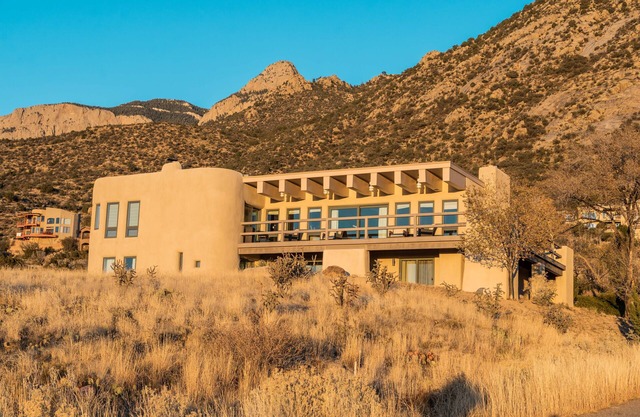 Lavishly Remodeled House With Spectacular Views