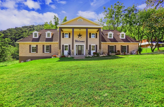 Lazy 8 is a remodeled historical farmhouse in the countryside of Snyder Co., PA